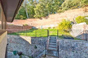 Photo 32- click for photo gallery